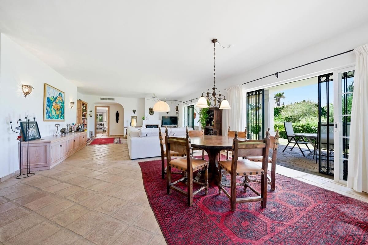 2 soveværelse Villa til salg i Benahavis med swimmingpool - € 1.190.000 (Ref: 9922607)