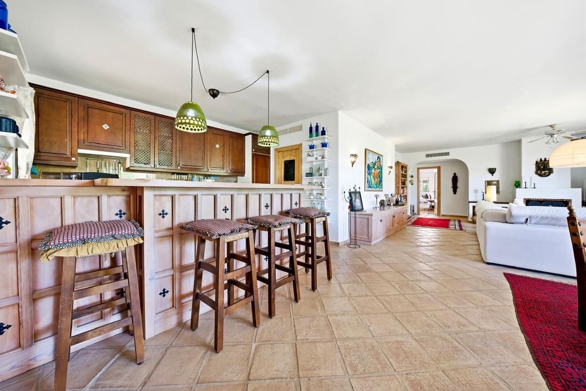 2 soveværelse Villa til salg i Benahavis med swimmingpool - € 1.190.000 (Ref: 9922607)