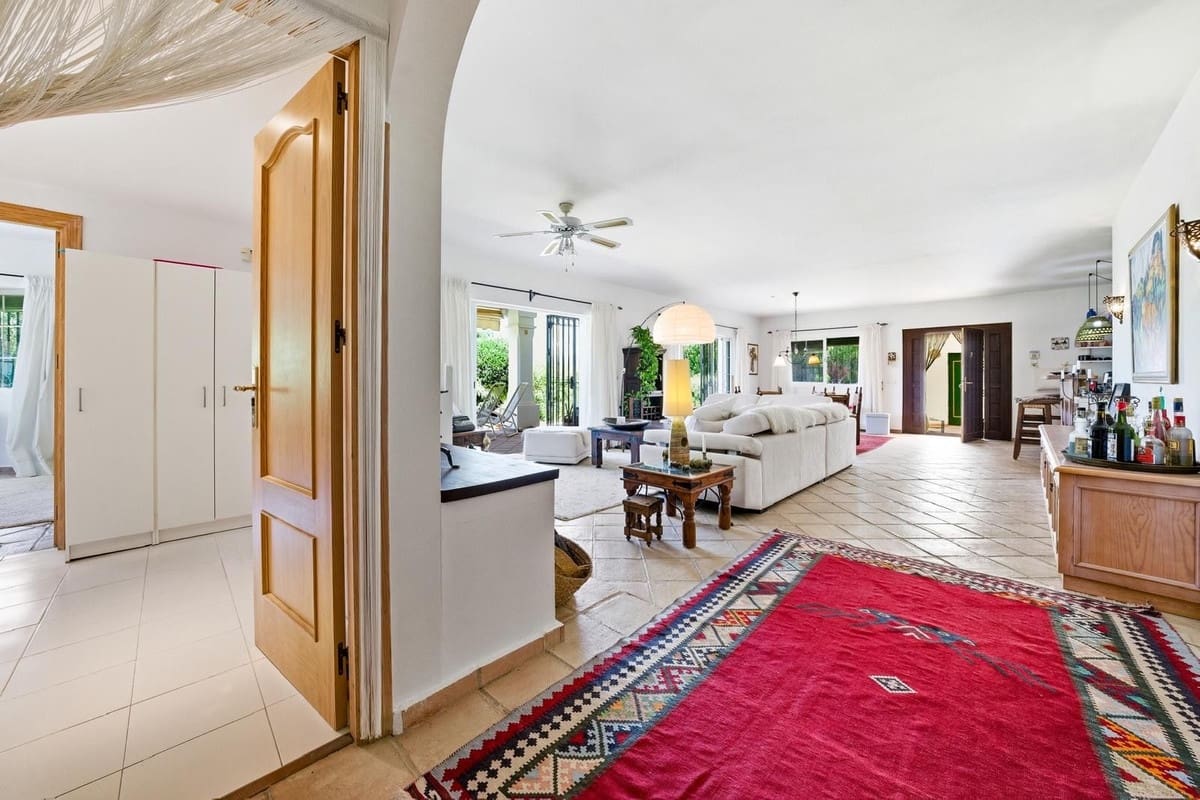 2 soveværelse Villa til salg i Benahavis med swimmingpool - € 1.190.000 (Ref: 9922607)