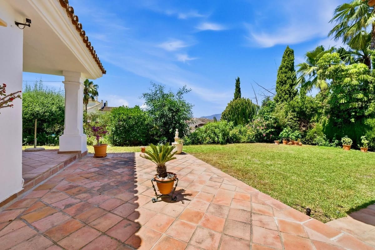 2 soveværelse Villa til salg i Benahavis med swimmingpool - € 1.190.000 (Ref: 9922607)