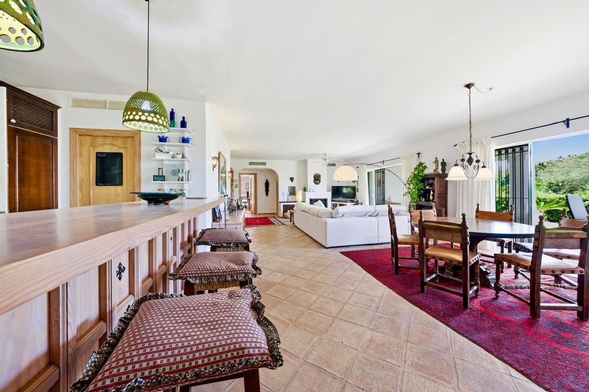 2 soveværelse Villa til salg i Benahavis med swimmingpool - € 1.190.000 (Ref: 9922607)