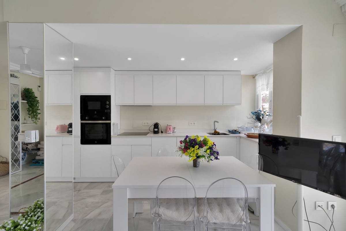 2 Zimmer Apartment zu verkaufen in Nueva Andalucia - 460.000 € (Ref: 9922609)