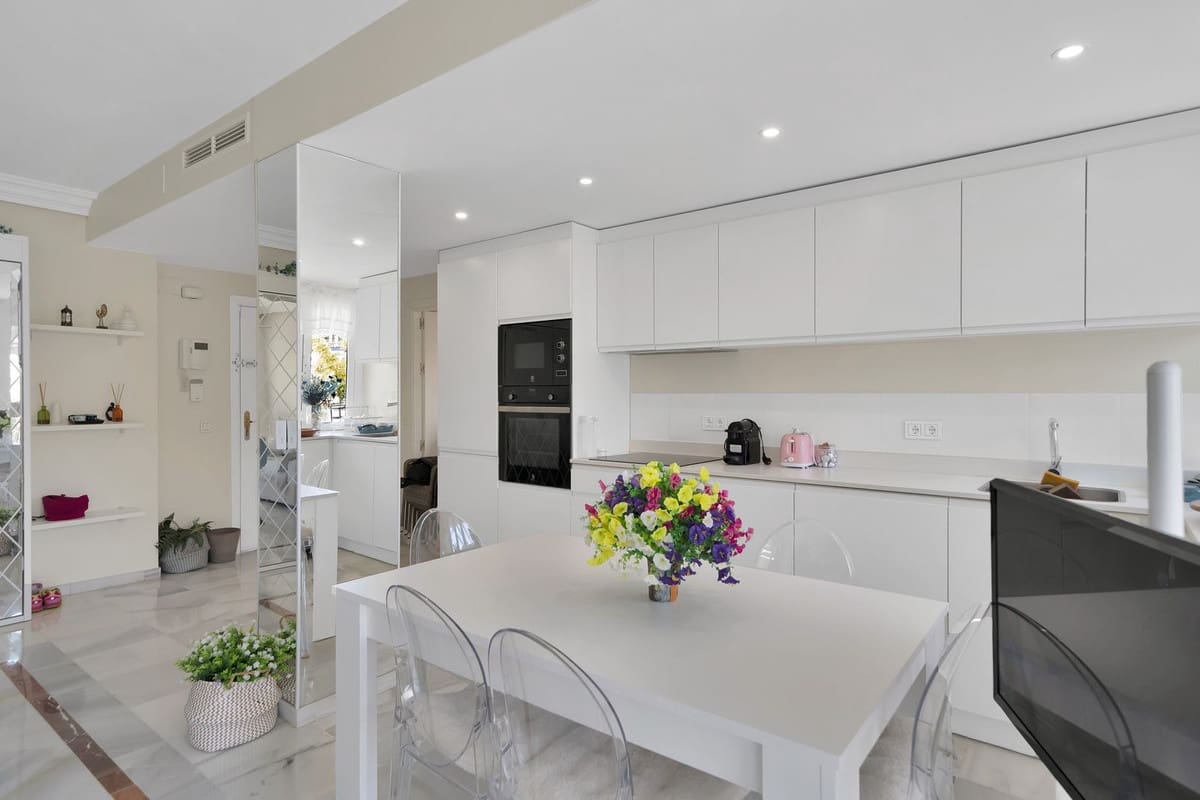 2 Zimmer Apartment zu verkaufen in Nueva Andalucia - 460.000 € (Ref: 9922609)