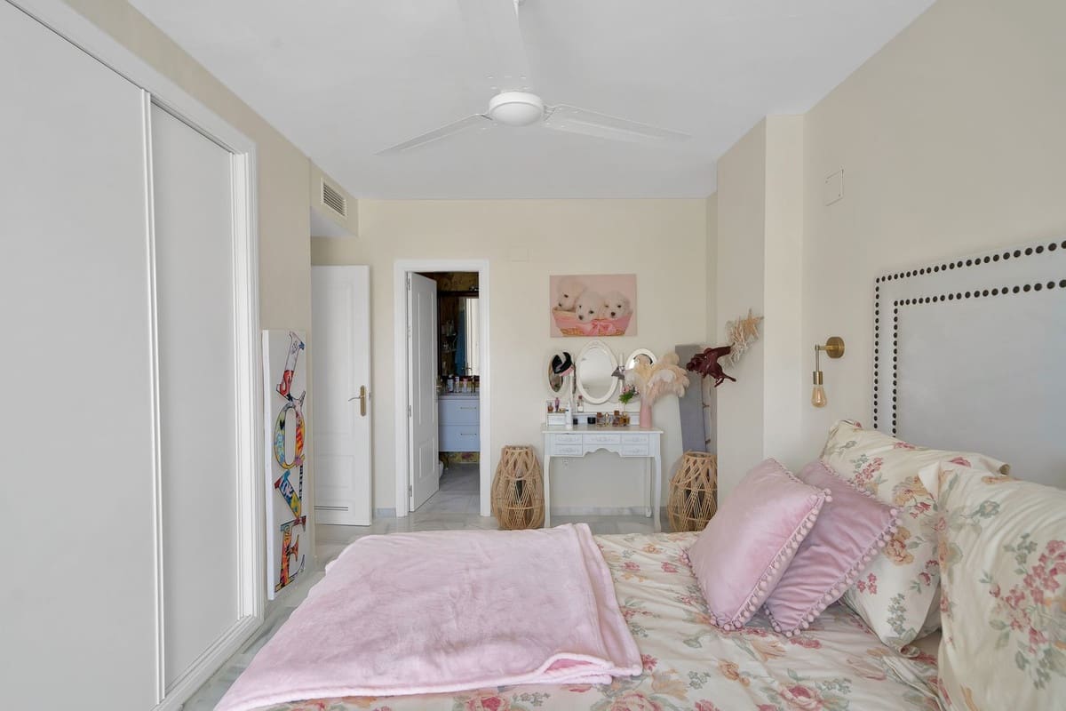 2 Zimmer Apartment zu verkaufen in Nueva Andalucia - 460.000 € (Ref: 9922609)