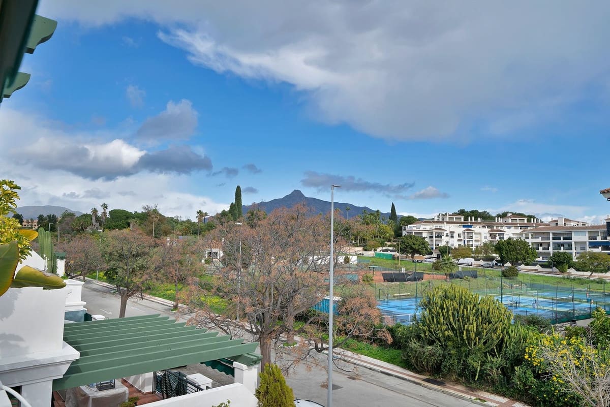 2 Zimmer Apartment zu verkaufen in Nueva Andalucia - 460.000 € (Ref: 9922609)