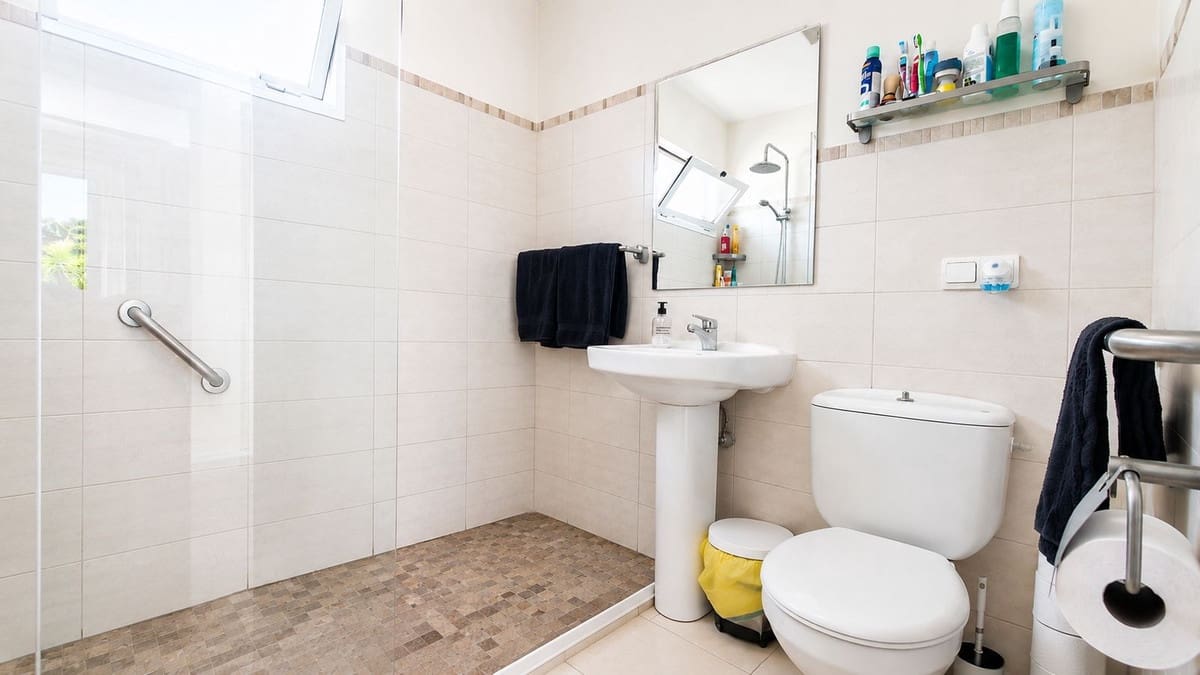2 bedroom Villa for sale in El Faro with pool - € 475,000 (Ref: 9987089)