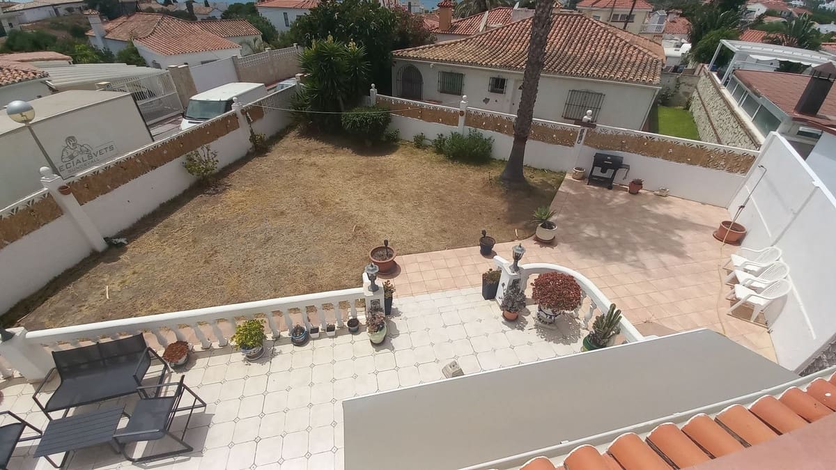 2 bedroom Villa for sale in El Faro with pool - € 475,000 (Ref: 9987089)
