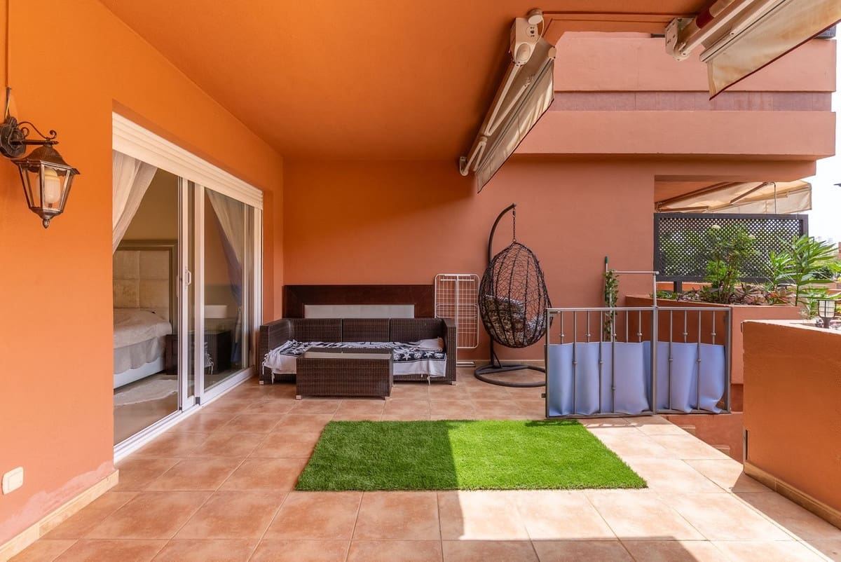 2 bedroom Apartment for sale in Puerto Banus with pool - € 750,000 (Ref: 9987090)