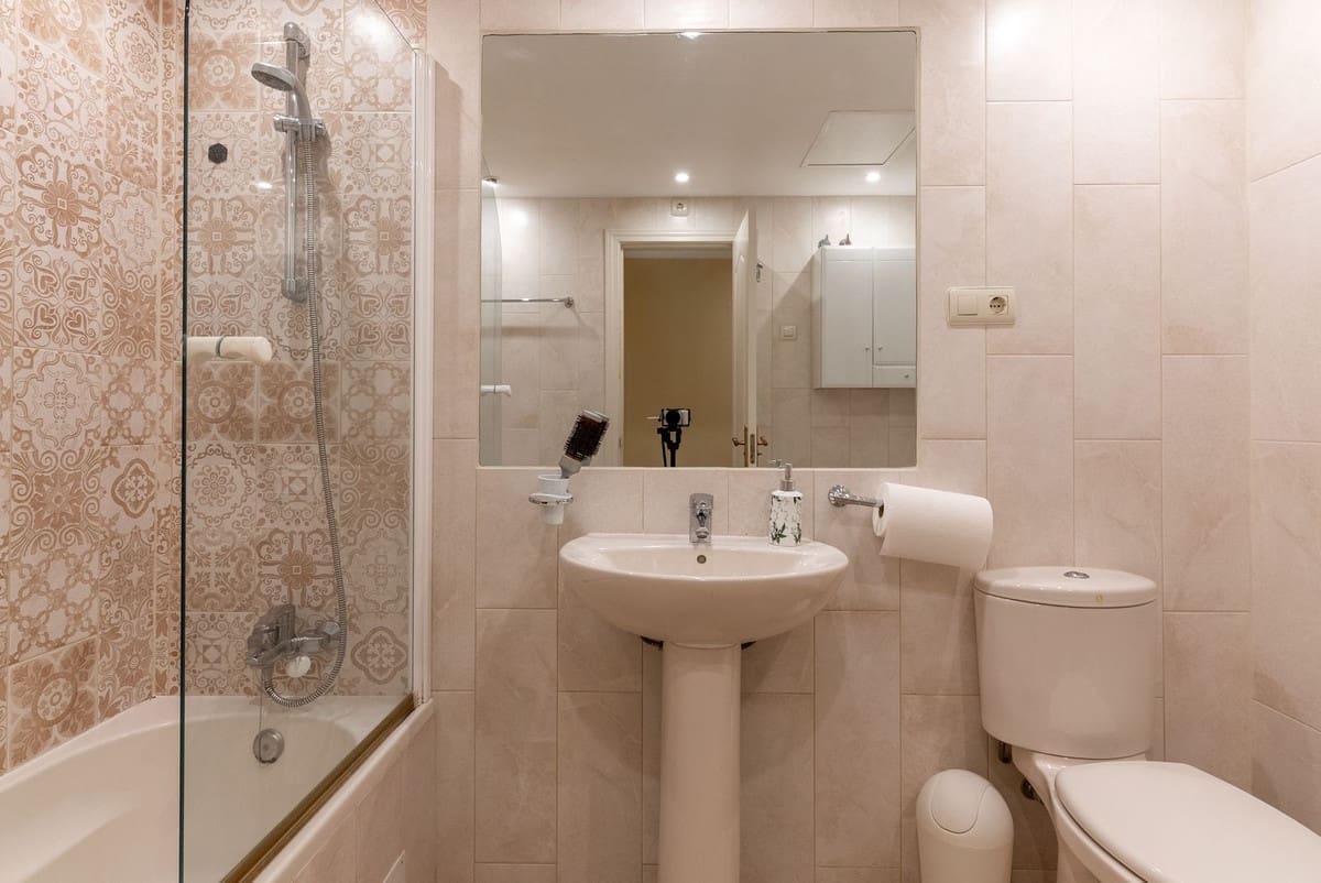 2 bedroom Apartment for sale in Puerto Banus with pool - € 750,000 (Ref: 9987090)