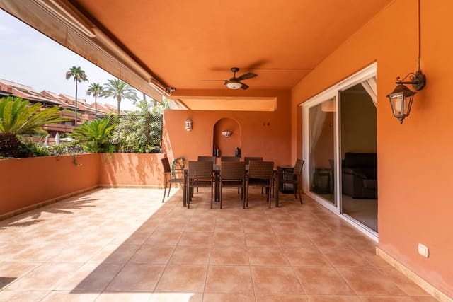 2 bedroom Apartment for sale in Puerto Banus, Marbella with pool - € 750,000 (Ref: 9987090)