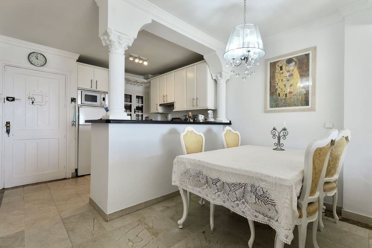 3 soveværelse Lejlighed til salg i Estepona med swimmingpool - € 650.000 (Ref: 9987092)