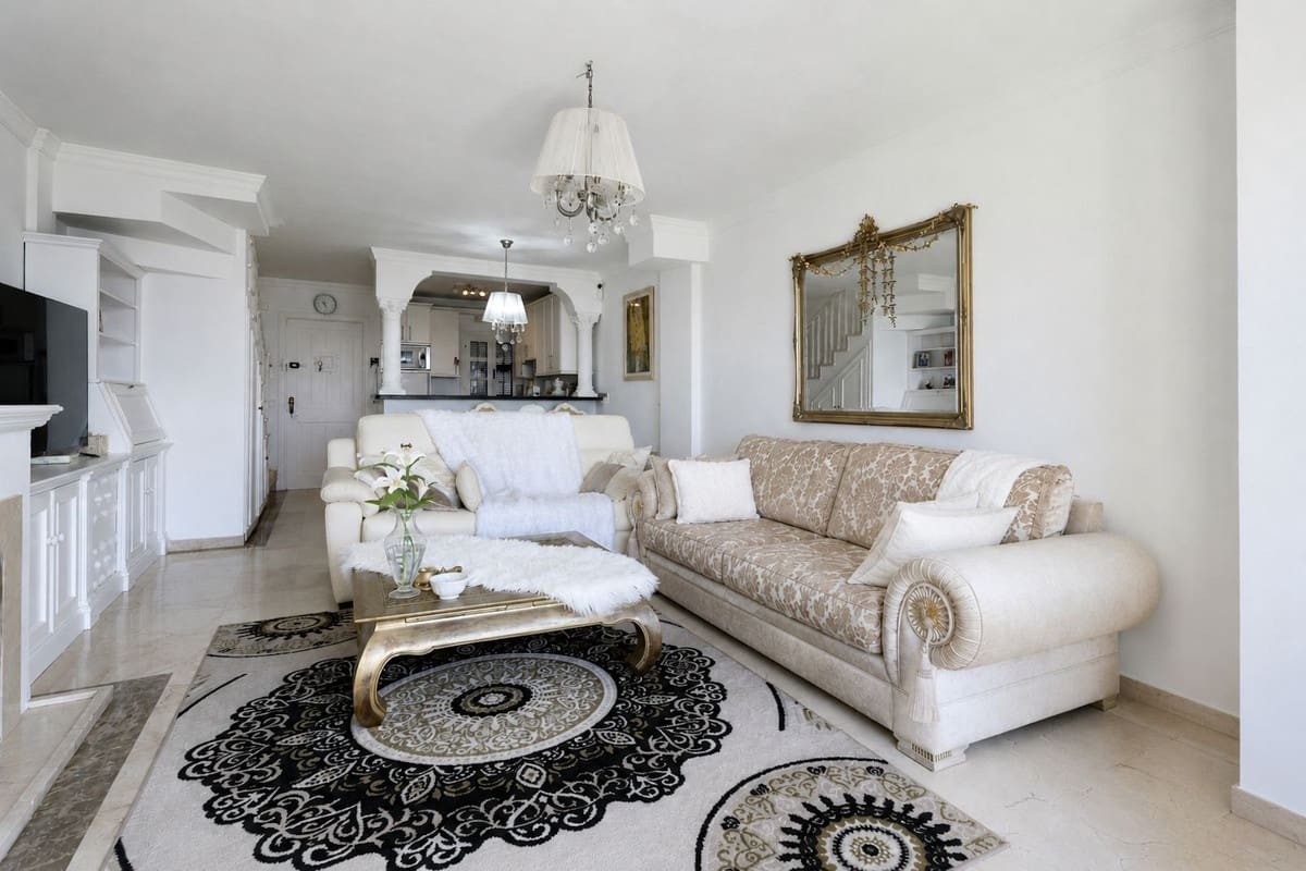 3 soveværelse Lejlighed til salg i Estepona med swimmingpool - € 650.000 (Ref: 9987092)