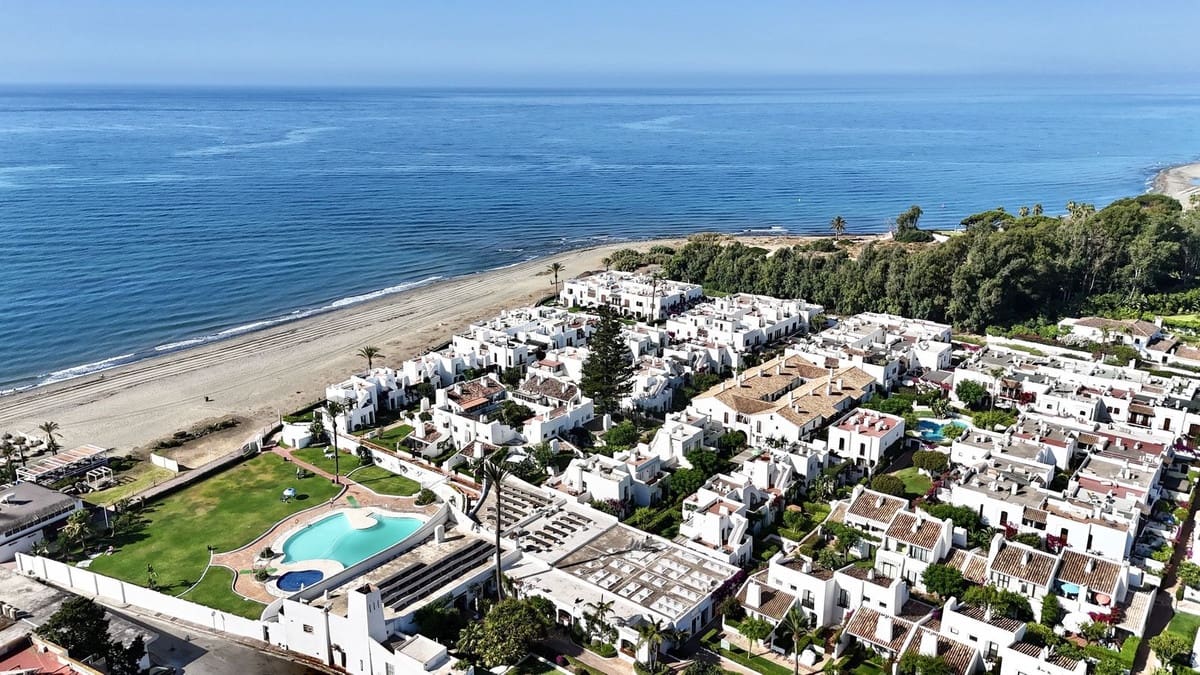 3 soveværelse Lejlighed til salg i Estepona med swimmingpool - € 650.000 (Ref: 9987092)