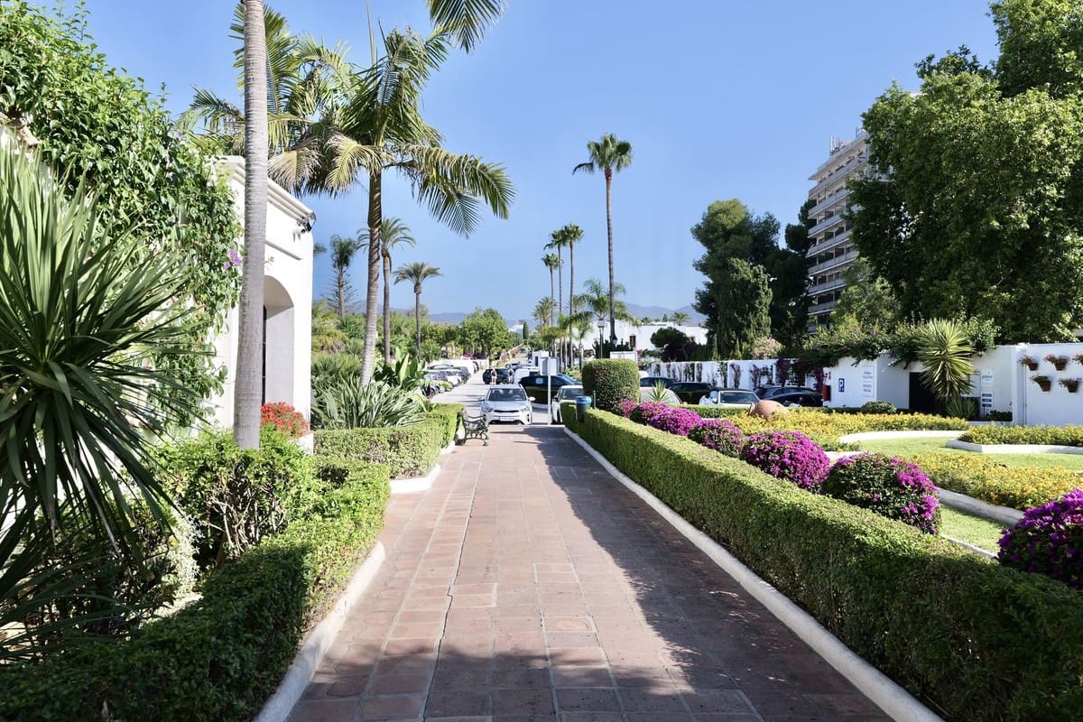 3 soveværelse Lejlighed til salg i Estepona med swimmingpool - € 650.000 (Ref: 9987092)
