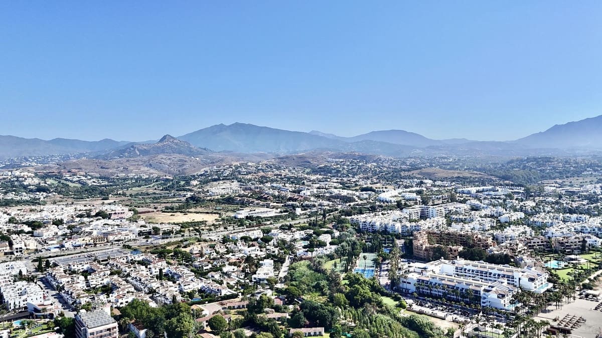 3 soveværelse Lejlighed til salg i Estepona med swimmingpool - € 650.000 (Ref: 9987092)