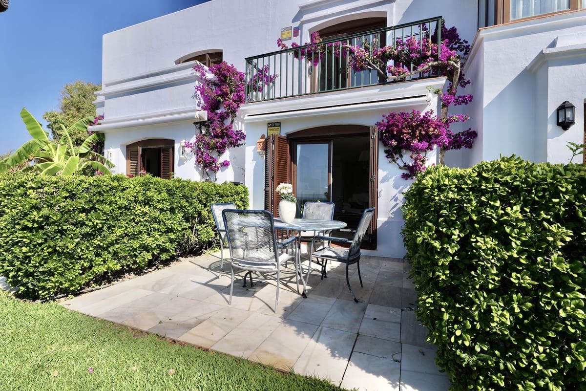 3 soveværelse Lejlighed til salg i Estepona med swimmingpool - € 650.000 (Ref: 9987092)