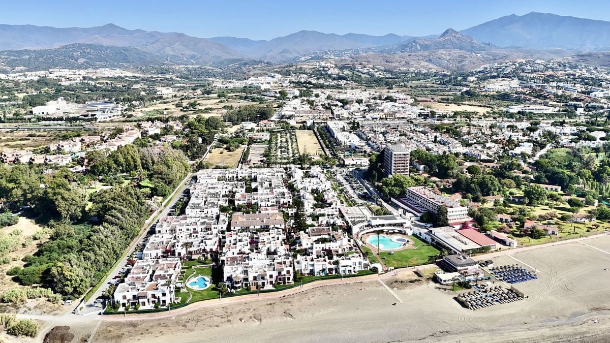 3 soveværelse Lejlighed til salg i Estepona med swimmingpool - € 650.000 (Ref: 9987092)
