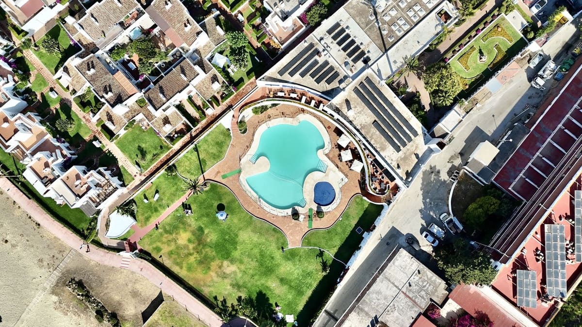 3 soveværelse Lejlighed til salg i Estepona med swimmingpool - € 650.000 (Ref: 9987092)