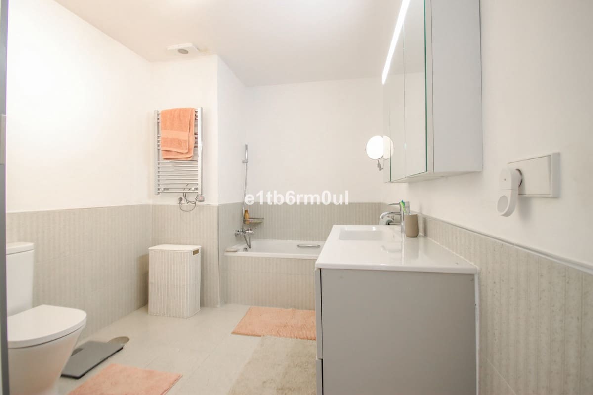 3 bedroom Penthouse for sale in Golden Mile with pool - € 795,000 (Ref: 9987093)