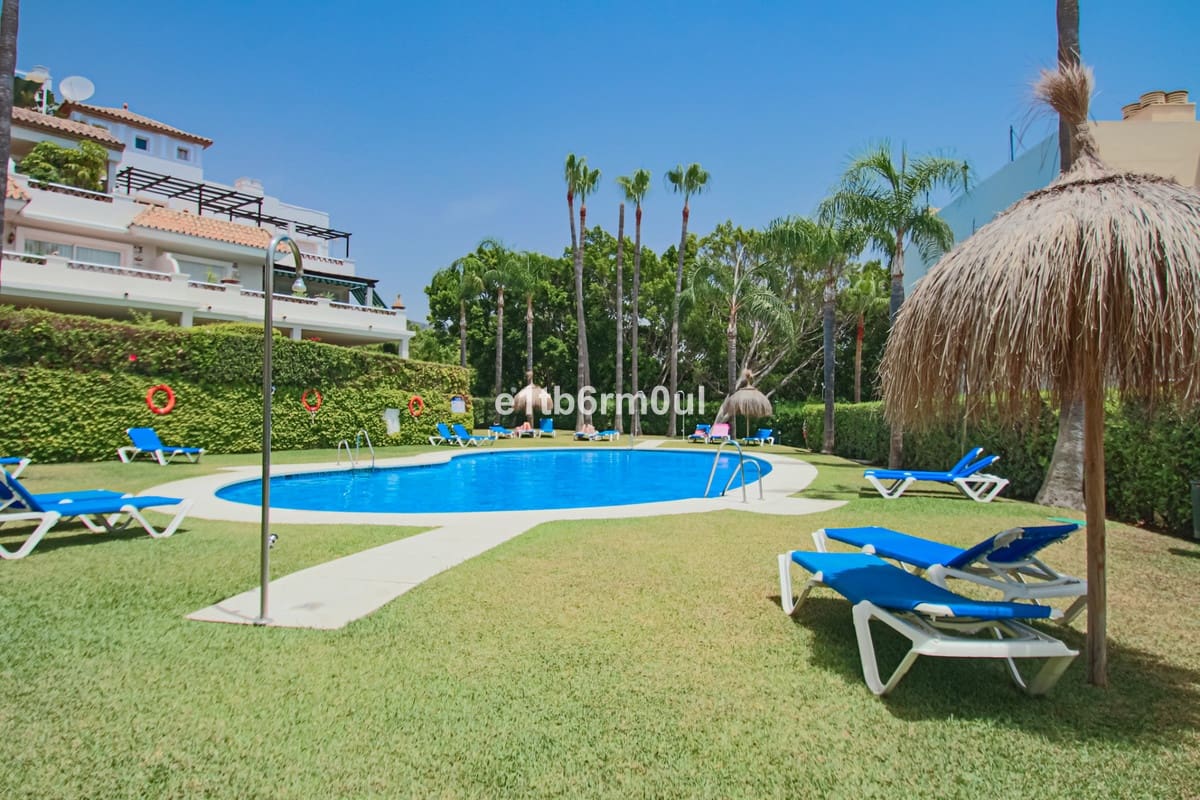 3 bedroom Penthouse for sale in Golden Mile with pool - € 795,000 (Ref: 9987093)
