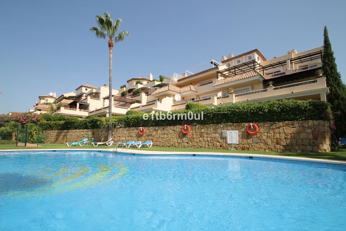 3 bedroom Penthouse for sale in Golden Mile with pool - € 795,000 (Ref: 9987093)