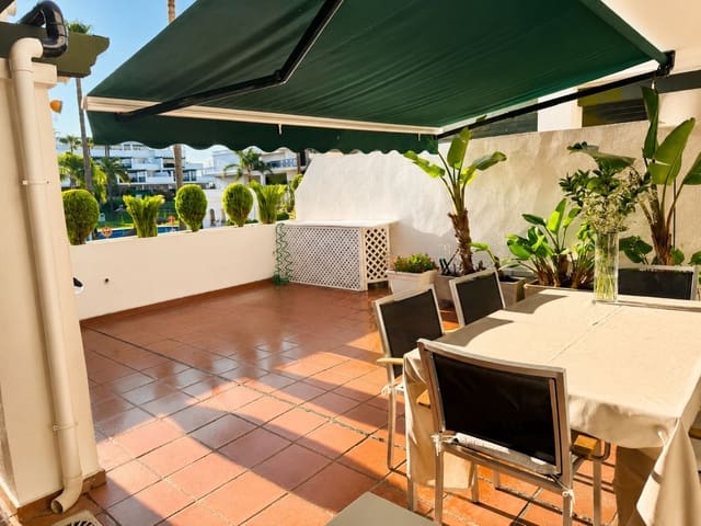 Apartamento de 2 habitaciones en Puerto Banus, Marbella en venta - 570.000 € (Ref: 9987094)