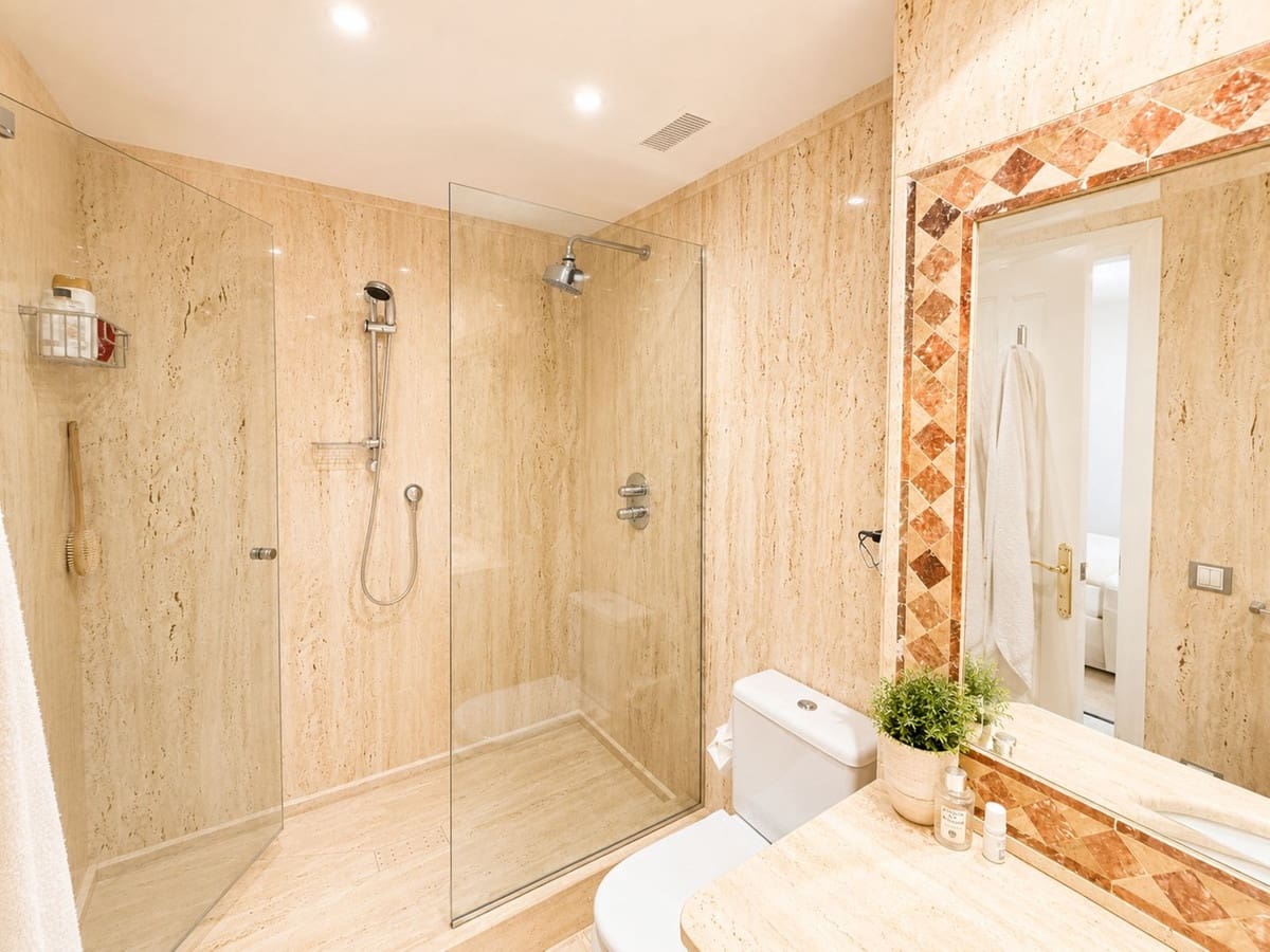 Apartamento de 2 habitaciones en Nueva Andalucia en venta - 570.000 € (Ref: 9987094)