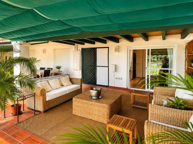 Apartamento de 2 habitaciones en Puerto Banus, Marbella en venta - 570.000 € (Ref: 9987094)