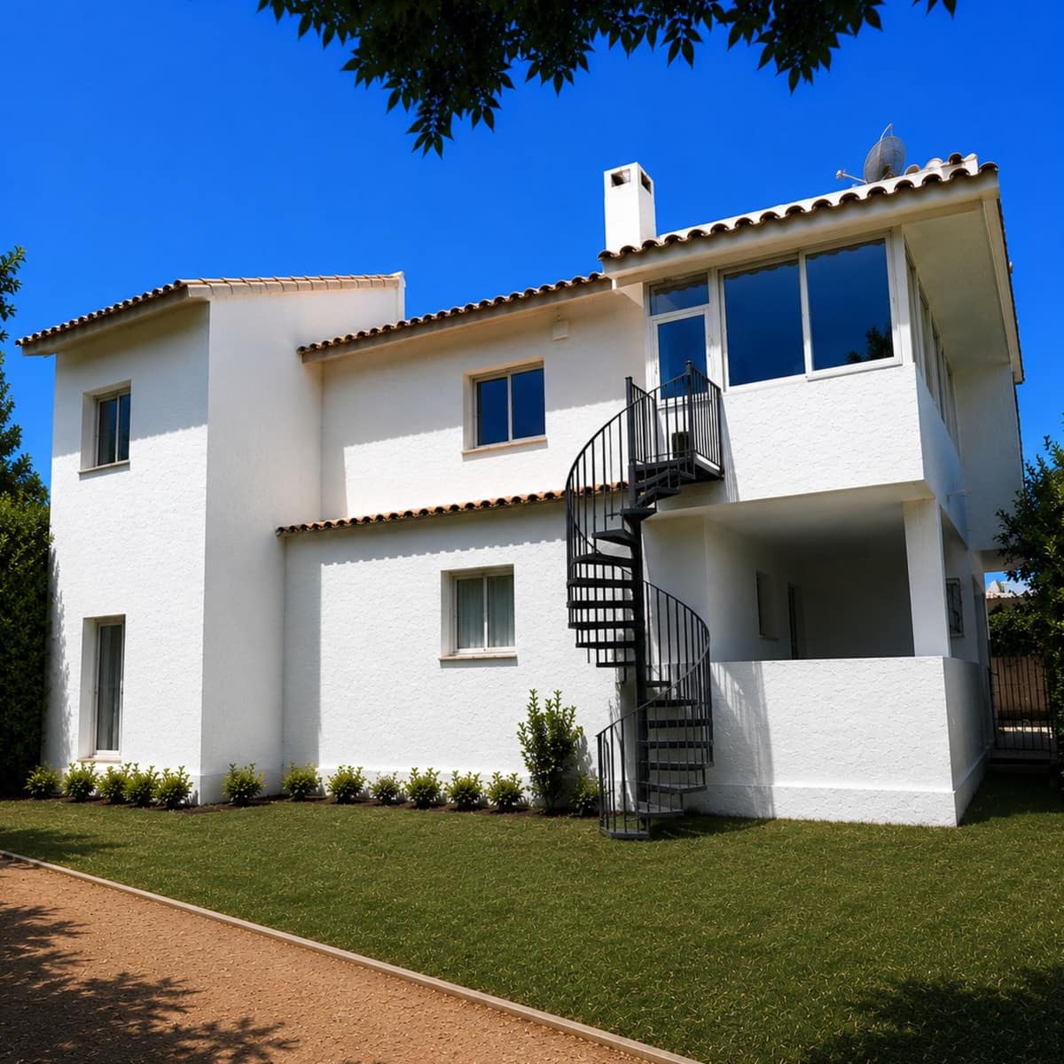 4 bedroom Villa for sale in El Faro with pool - € 499,000 (Ref: 9987097)