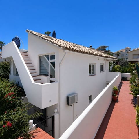4 makuuhuone Huvila myytävänä paikassa El Faro, Mijas mukana uima-altaan - 499 000 € (Ref: 9987097)