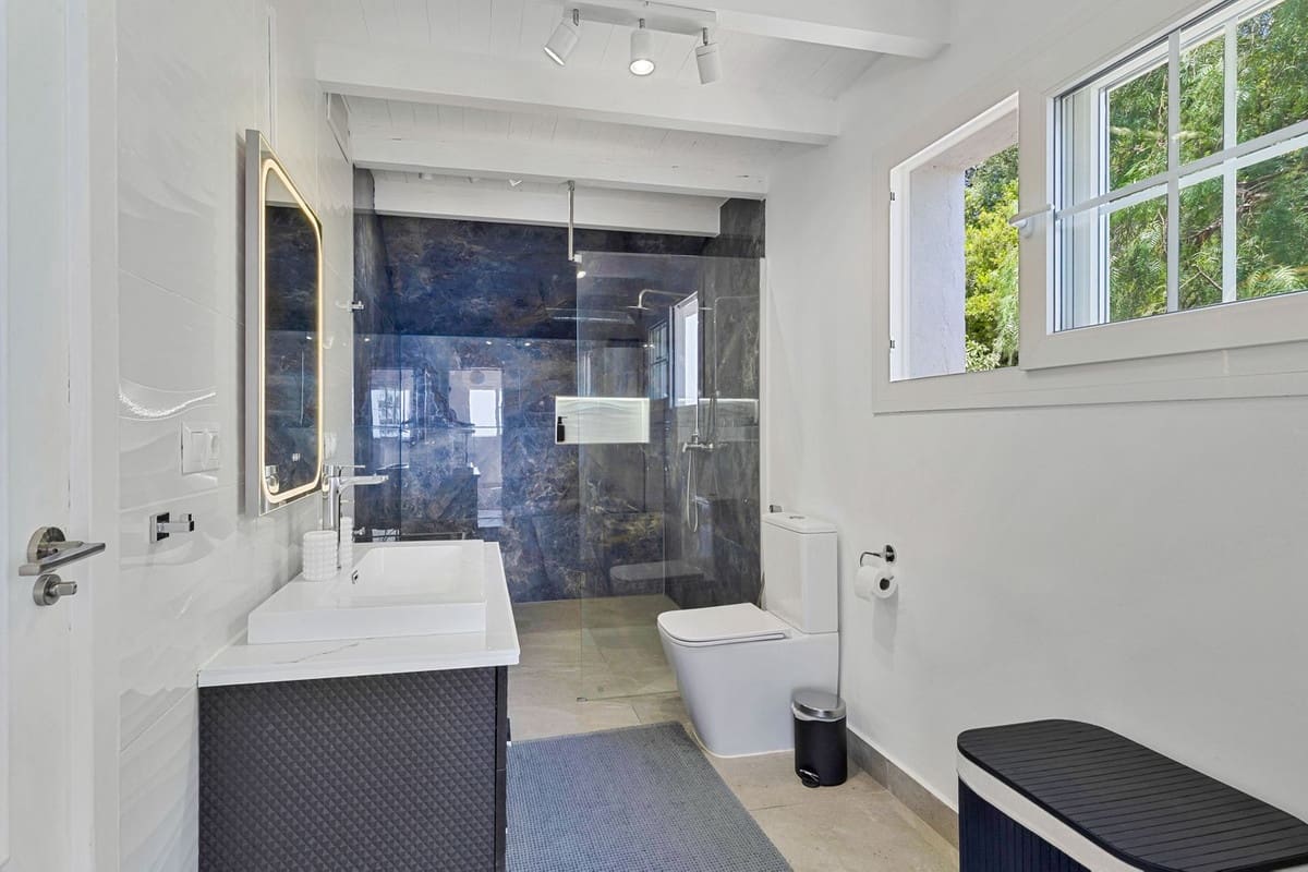 5 Zimmer Haus zu verkaufen in Ojen mit Pool - 1.695.000 € (Ref: 9987101)