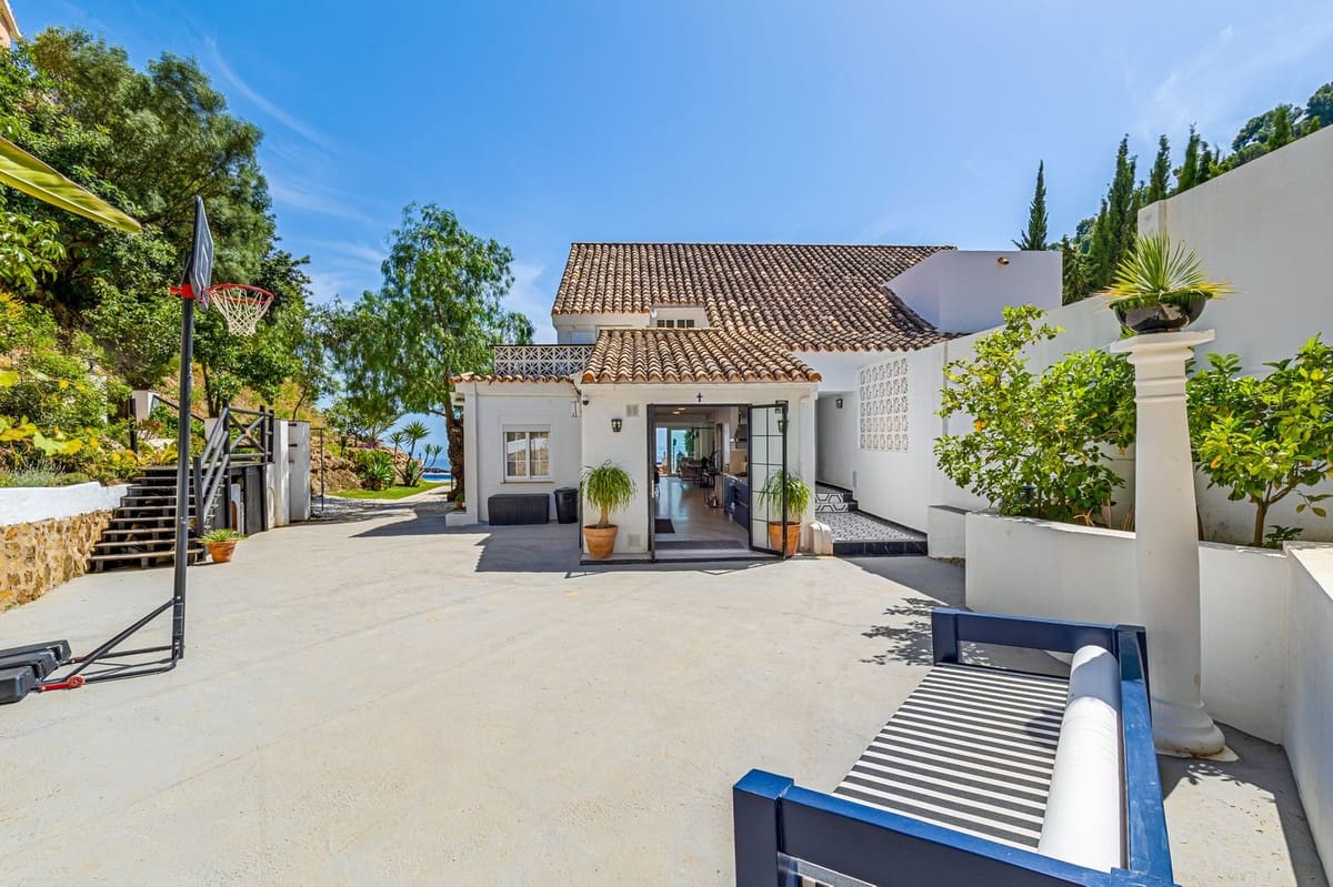 5 Zimmer Haus zu verkaufen in Ojen mit Pool - 1.695.000 € (Ref: 9987101)