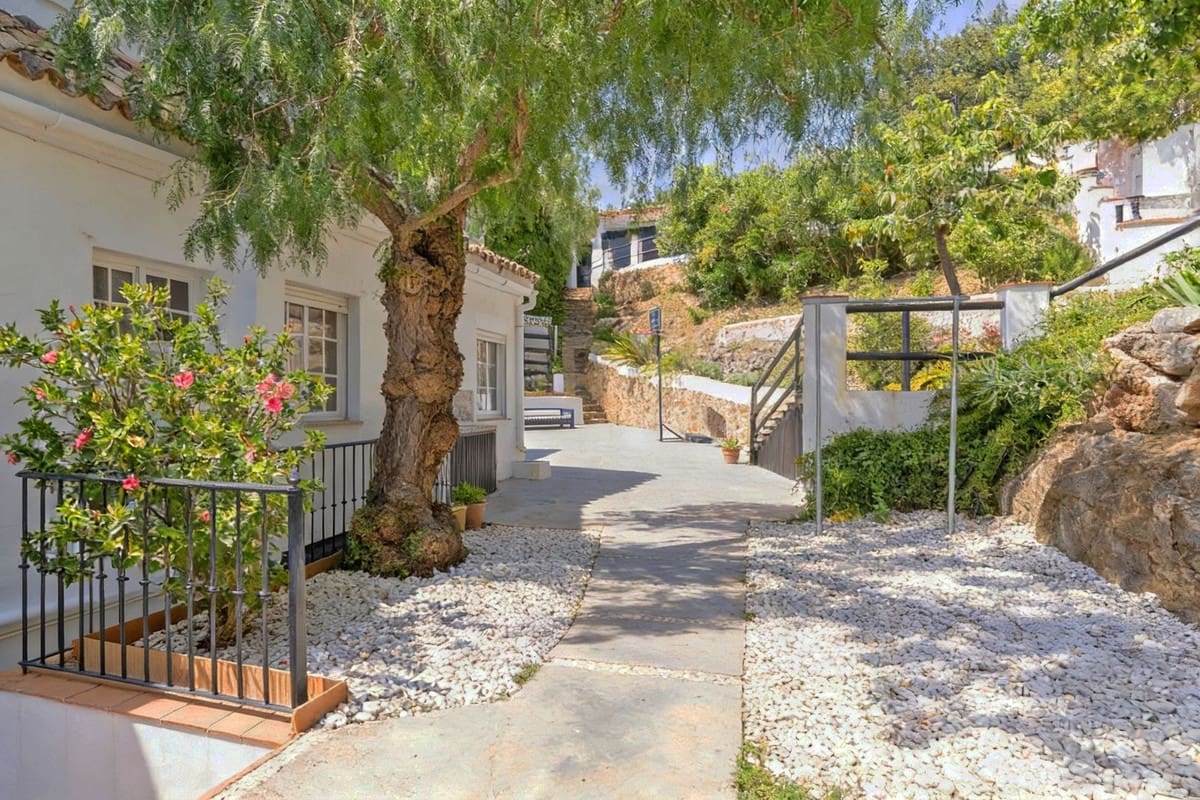 5 Zimmer Haus zu verkaufen in Ojen mit Pool - 1.695.000 € (Ref: 9987101)