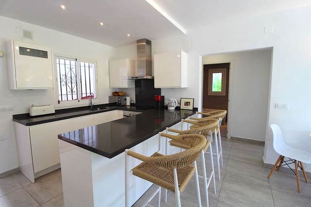 2 soverom Leilighet til salgs i El Paraiso, Estepona med svømmebasseng - € 350 000 (Ref: 9987103)
