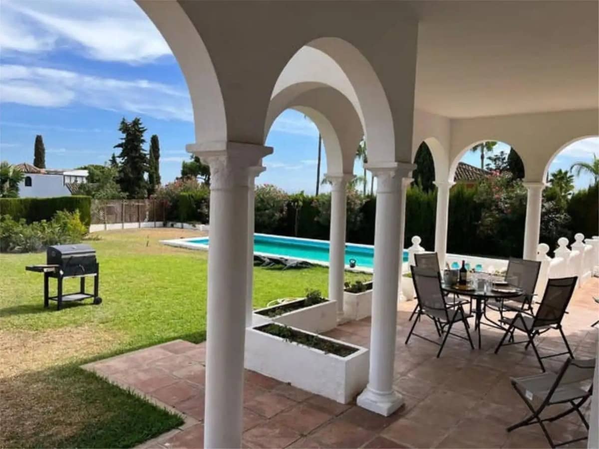 4 sypialnia Willa na sprzedaż w Marbella z basenem - 1 446 000 € (Ref: 9987104)