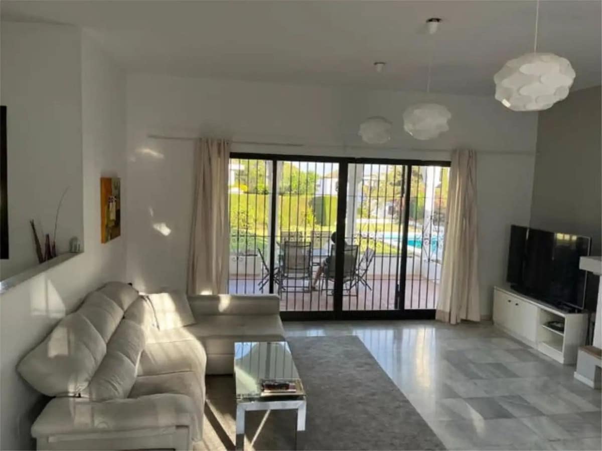 4 sypialnia Willa na sprzedaż w Marbella z basenem - 1 446 000 € (Ref: 9987104)