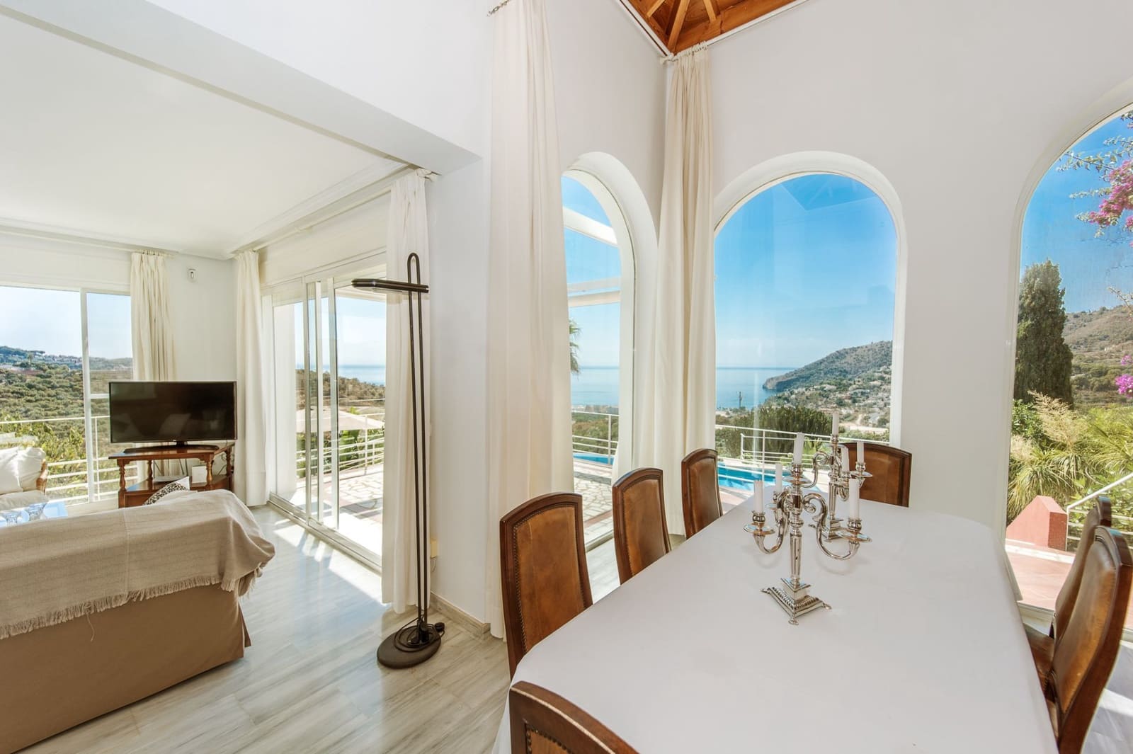 4 bedroom Finca/Country House for sale in La Herradura with pool garage - € 1,750,000 (Ref: 8337104)