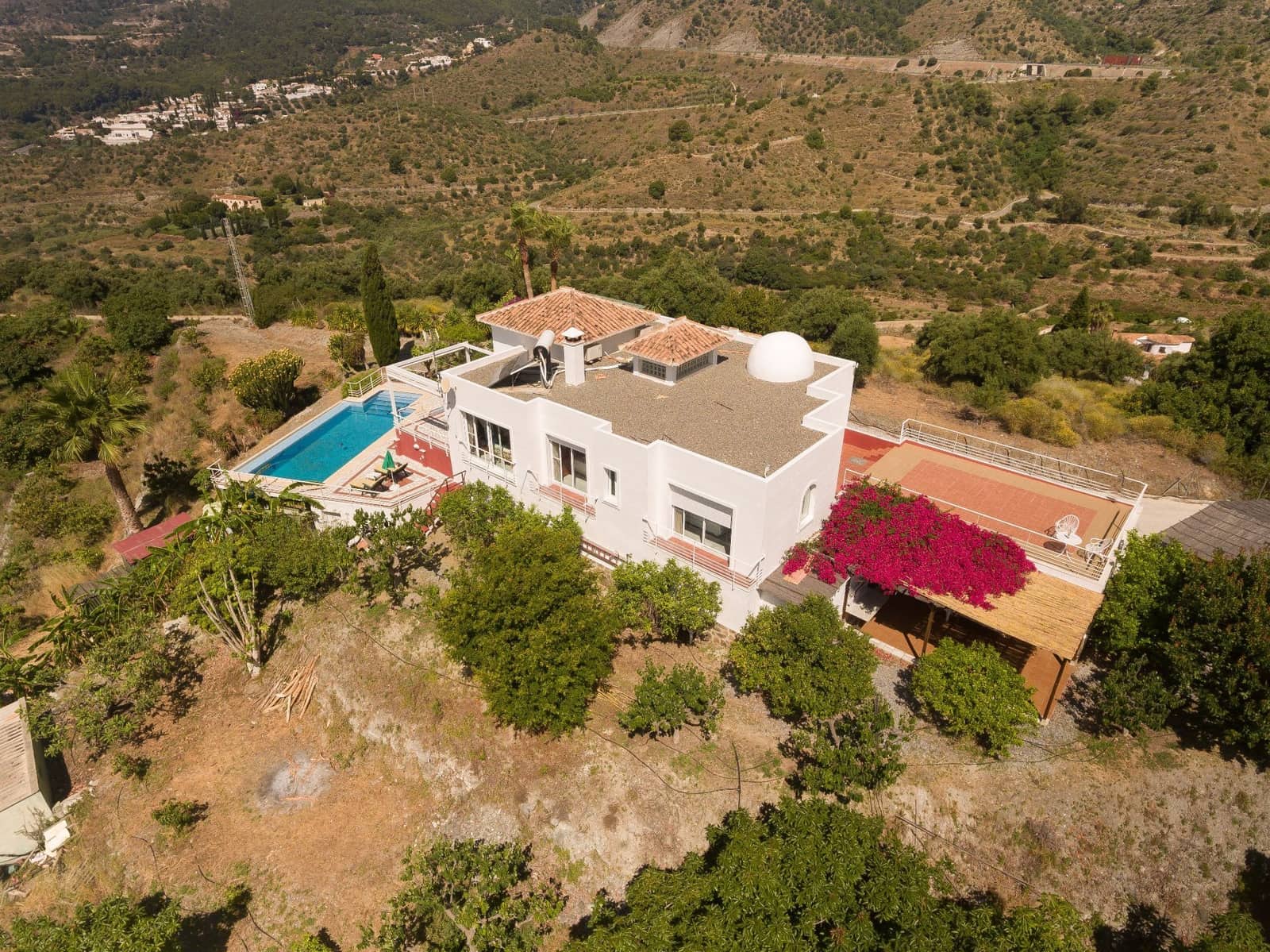 4 bedroom Finca/Country House for sale in La Herradura with pool garage - € 1,750,000 (Ref: 8337104)