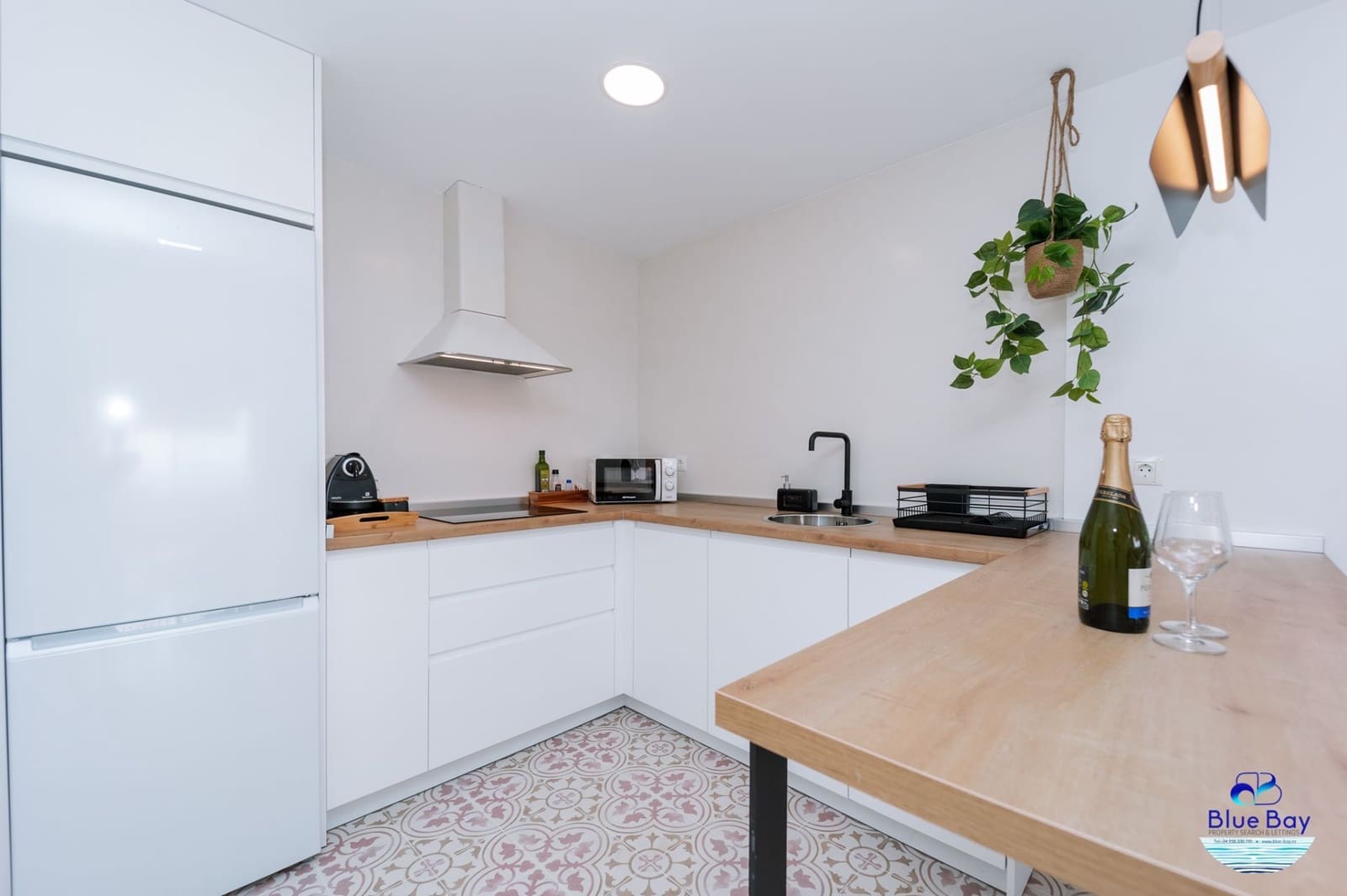 2 bedroom Apartment for rent in La Herradura with pool garage - € 1,400 (Ref: 8559381)