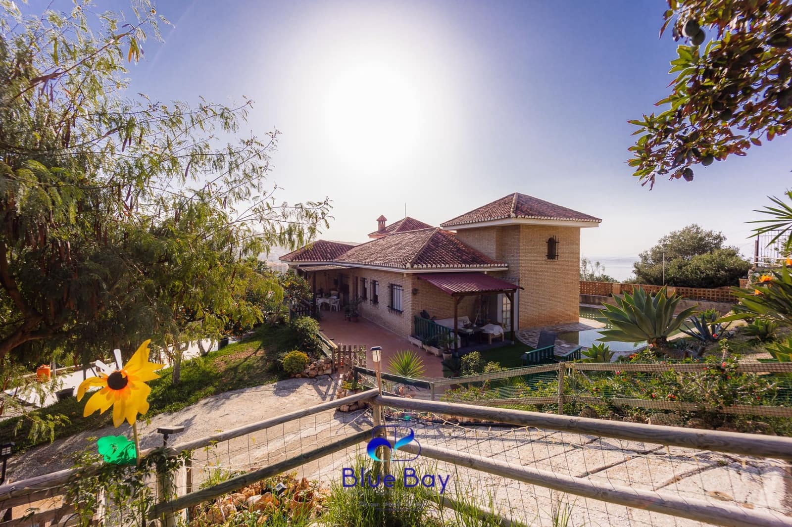 5 bedroom Villa for sale in La Herradura with pool garage - € 2,500,000 (Ref: 8750205)