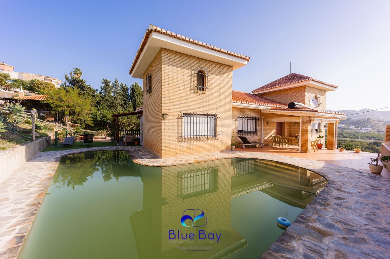 5 bedroom Villa for sale in La Herradura with pool garage - € 2,500,000 (Ref: 8750205)