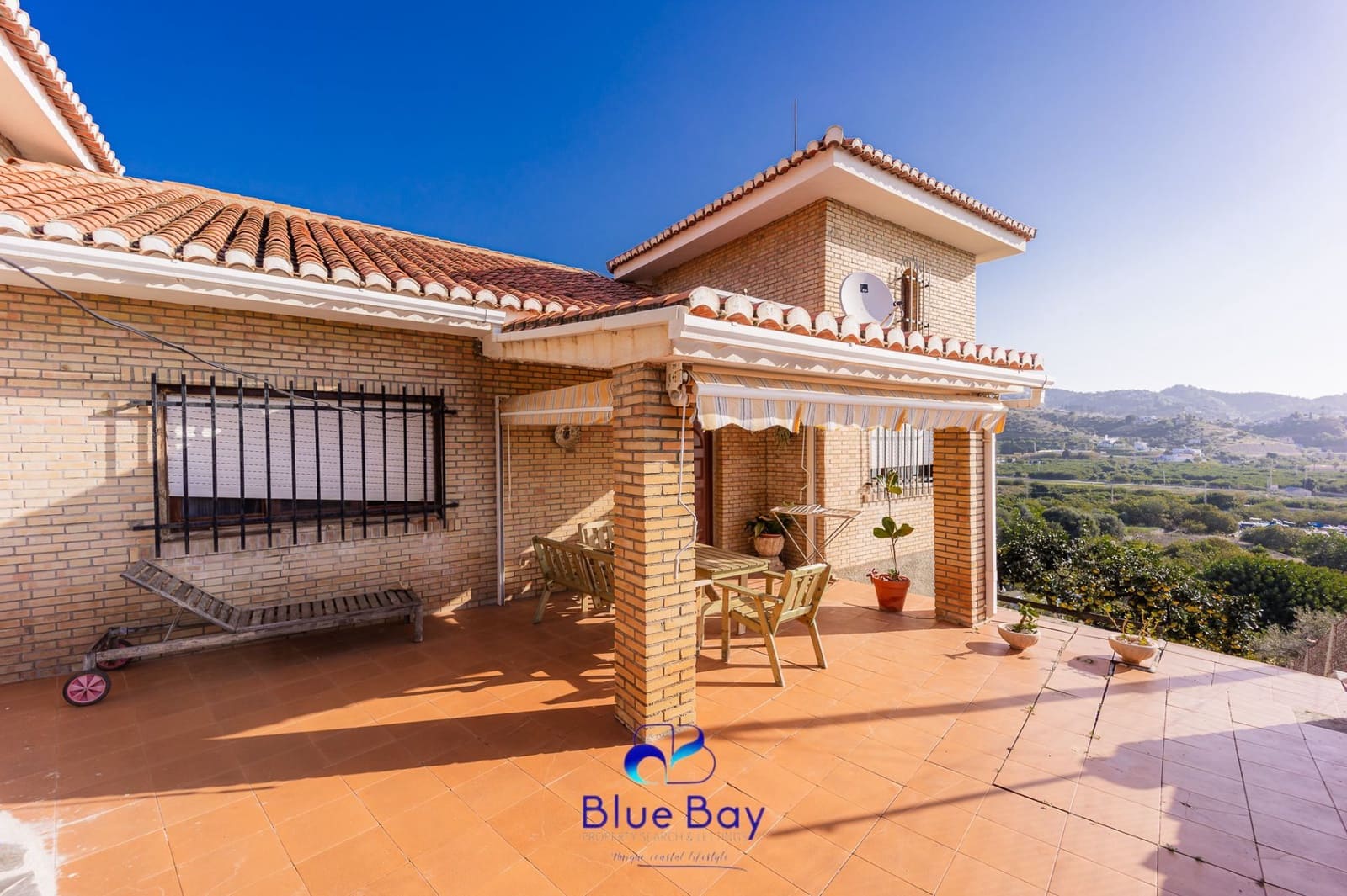 5 bedroom Villa for sale in La Herradura with pool garage - € 2,500,000 (Ref: 8750205)