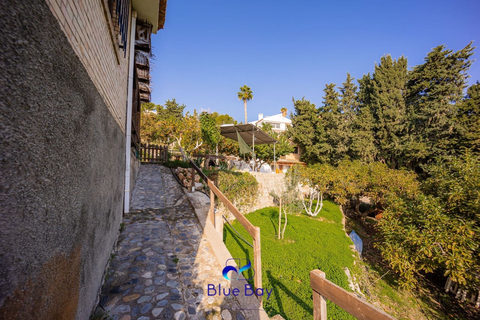 5 bedroom Villa for sale in La Herradura with pool garage - € 2,500,000 (Ref: 8750205)