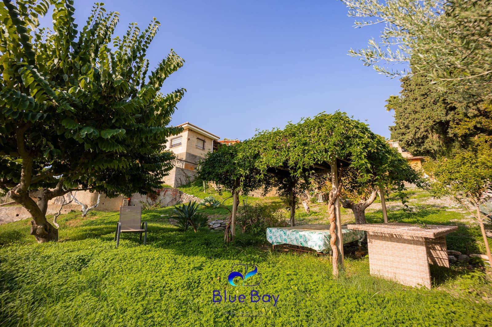 5 bedroom Villa for sale in La Herradura with pool garage - € 2,500,000 (Ref: 8750205)