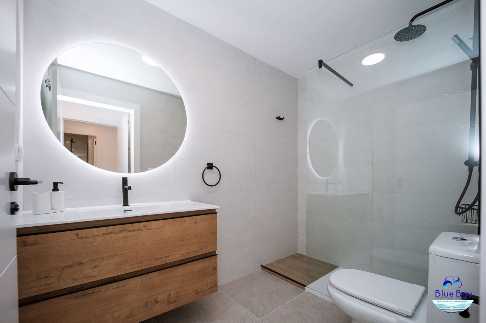 2 bedroom Apartment for sale in La Herradura with pool - € 375,000 (Ref: 8812350)