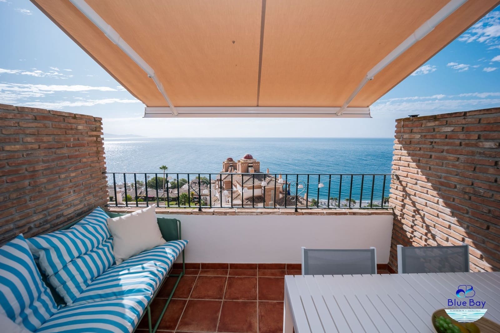 2 bedroom Apartment for sale in La Herradura with pool - € 375,000 (Ref: 8812350)