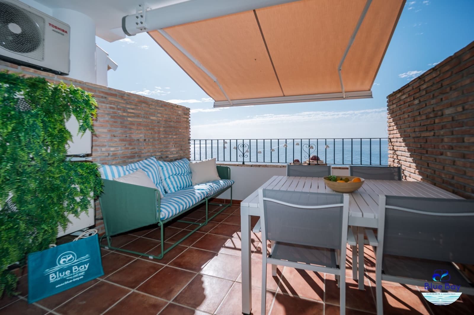 2 bedroom Apartment for sale in La Herradura with pool - € 375,000 (Ref: 8812350)