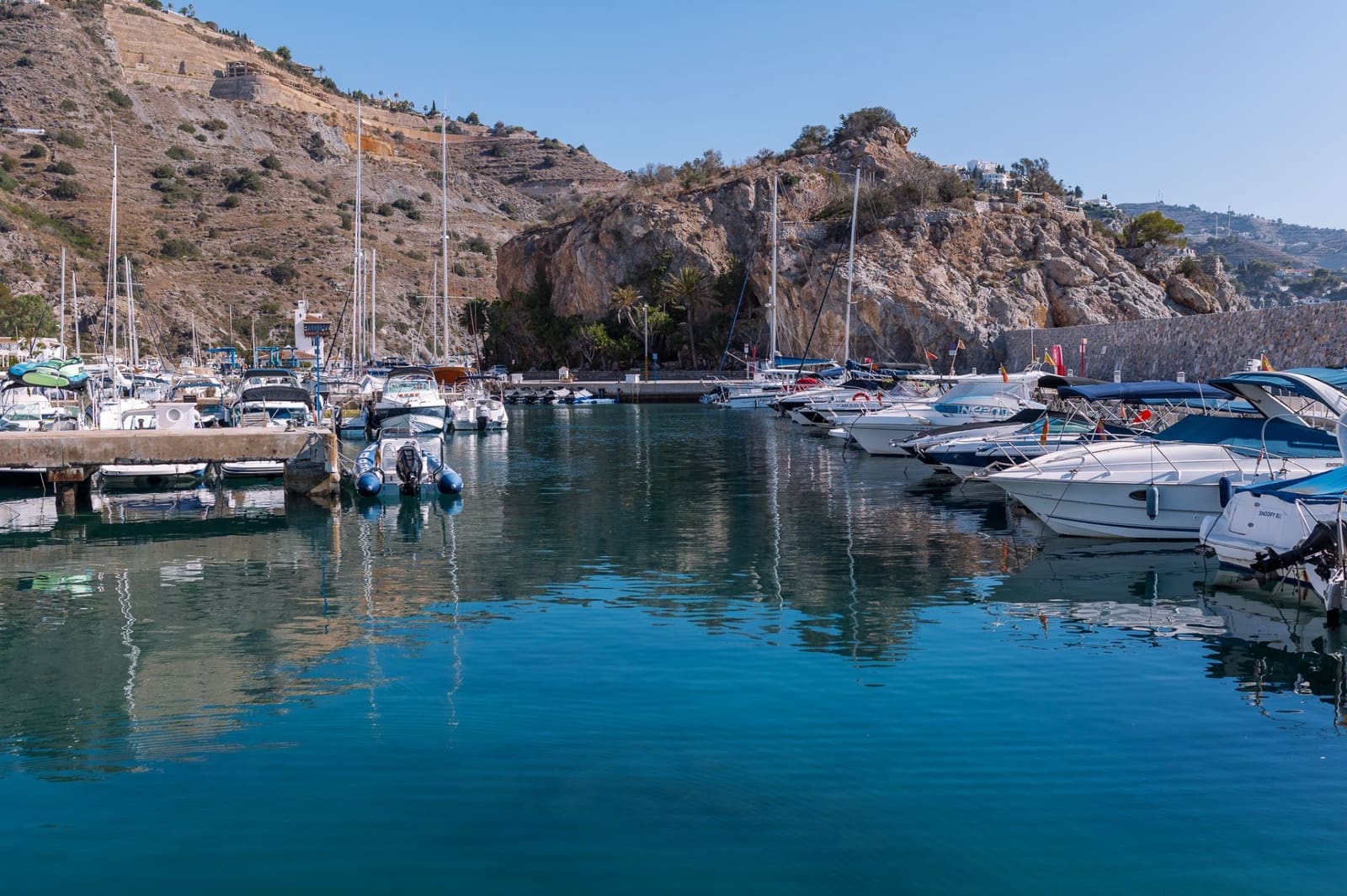 2 bedroom Apartment for sale in La Herradura with pool - € 375,000 (Ref: 8812350)