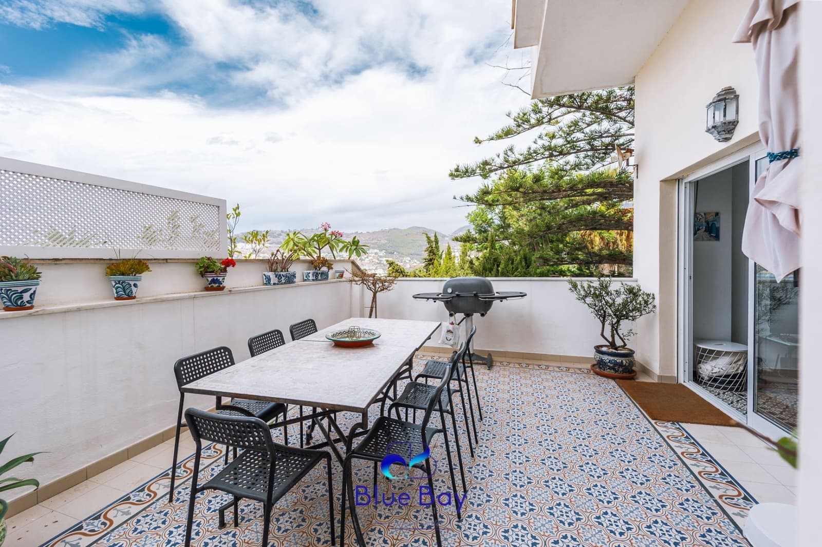 3 bedroom Apartment for sale in La Herradura with garage - € 370,000 (Ref: 9235981)