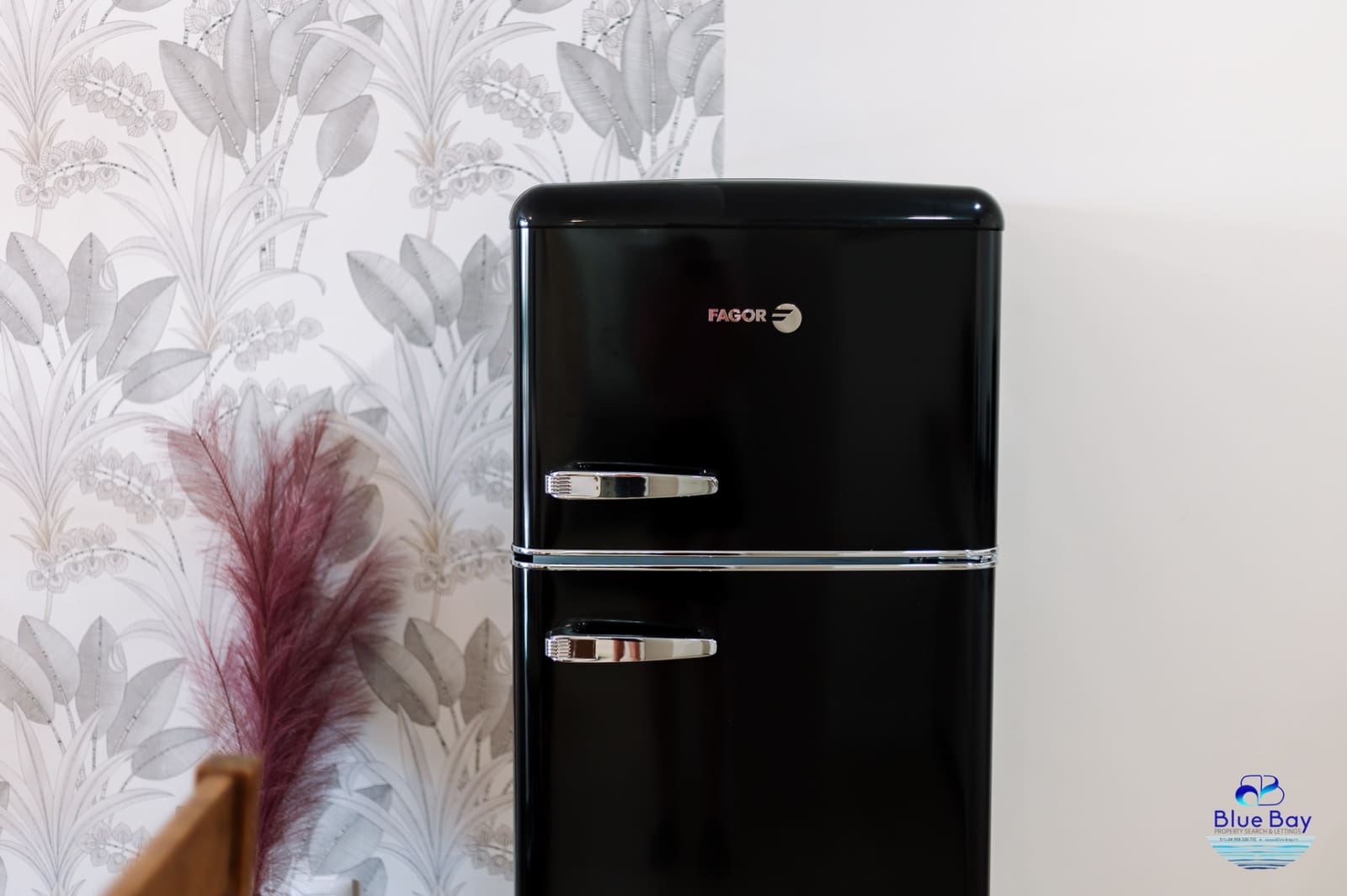 1 slaapkamer Appartement te huur in La Herradura met zwembad garage - € 950 (Ref: 9272072)